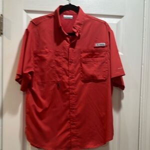 Columbia Men's Red Short Sleeve Shirt